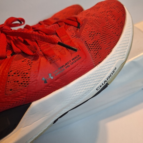 Athletic_Shoes
